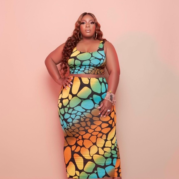 2 pc giraffe print skirt set - Picture 2 of 3